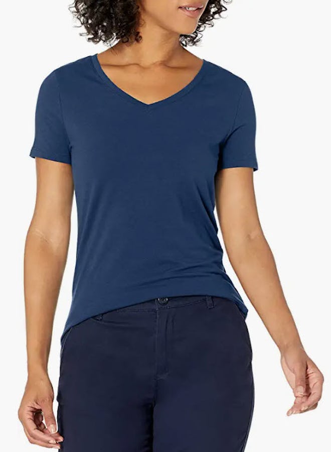 Amazon Essentials Classic-Fit V-Neck T-Shirt (2-Pack)
