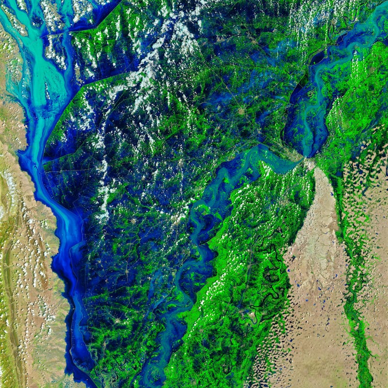 Blue and green map of flooding Indus River in Pakistan