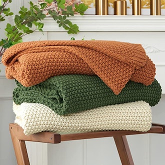 This chunky knit blanket is made from organic cotton.