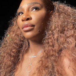 Serena Williams selfie fluffy cinnamon curls