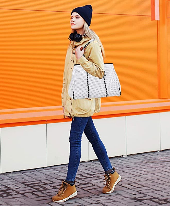 QOGiR Lightweight Tote Bag