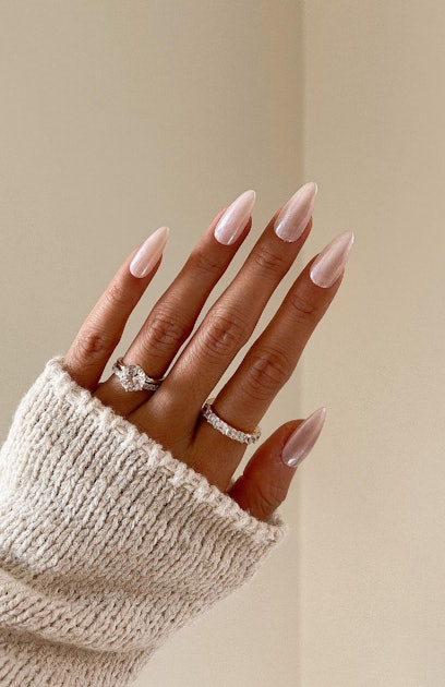6. 20 Beautiful Pearl Chrome Nail Designs for Every Occasion - wide 4