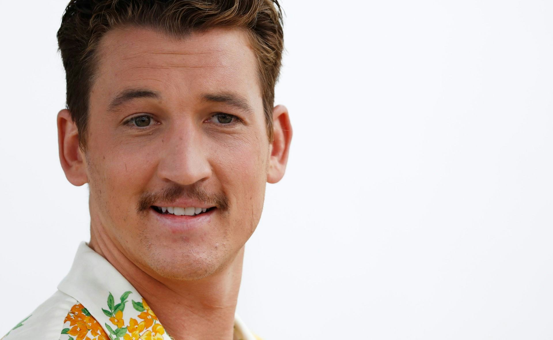 How To Get Miles Teller’s 'Top Gun' Mustache