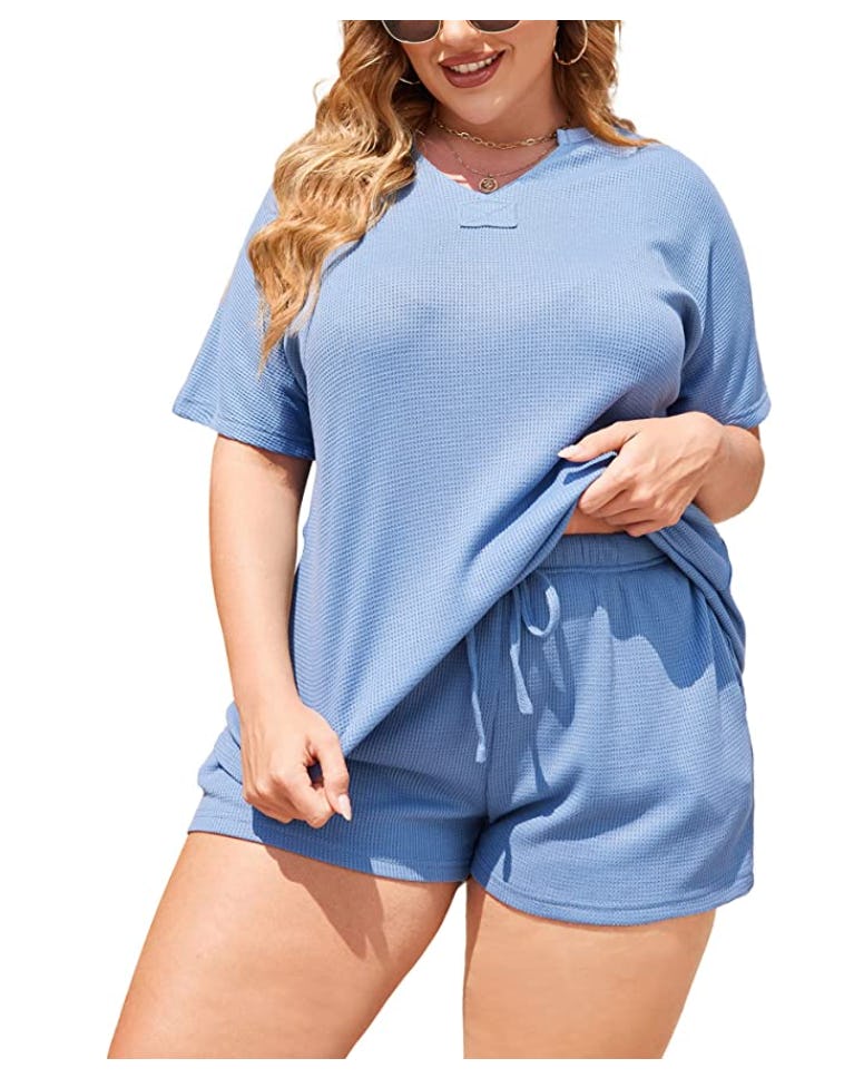IN&rsquo;VOLAND Plus Size Pajama Set