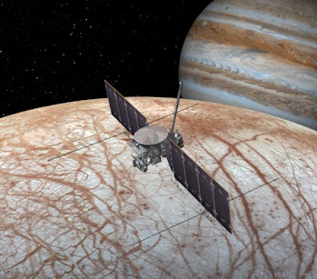 Artist’s illustration of Europa Clipper in orbit around Europa. 