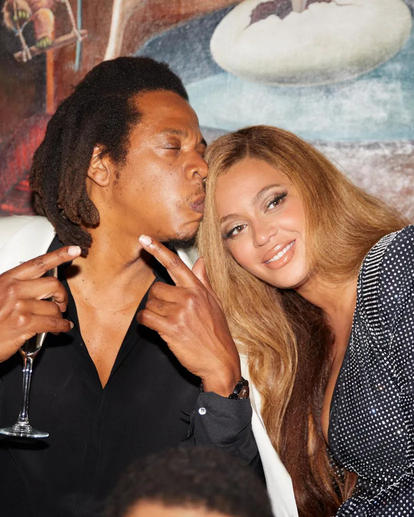 Beyoncé's Silver Siren Eyes Were Made For Nightclubs & Big Parties