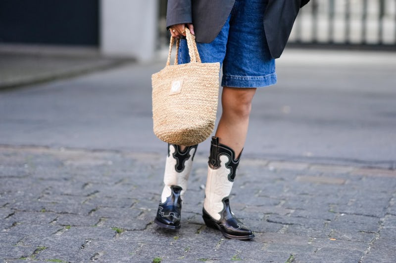 Cowgirl boots top and jeans outfits