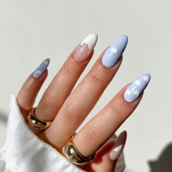 Cloud manicure nail slugging