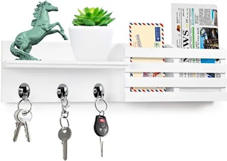Greenco Entryway Wall Mounted Floating Letter Holder with Hooks