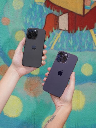 The iPhone 14 Pros come in a new Space Black and Deep Purple color.