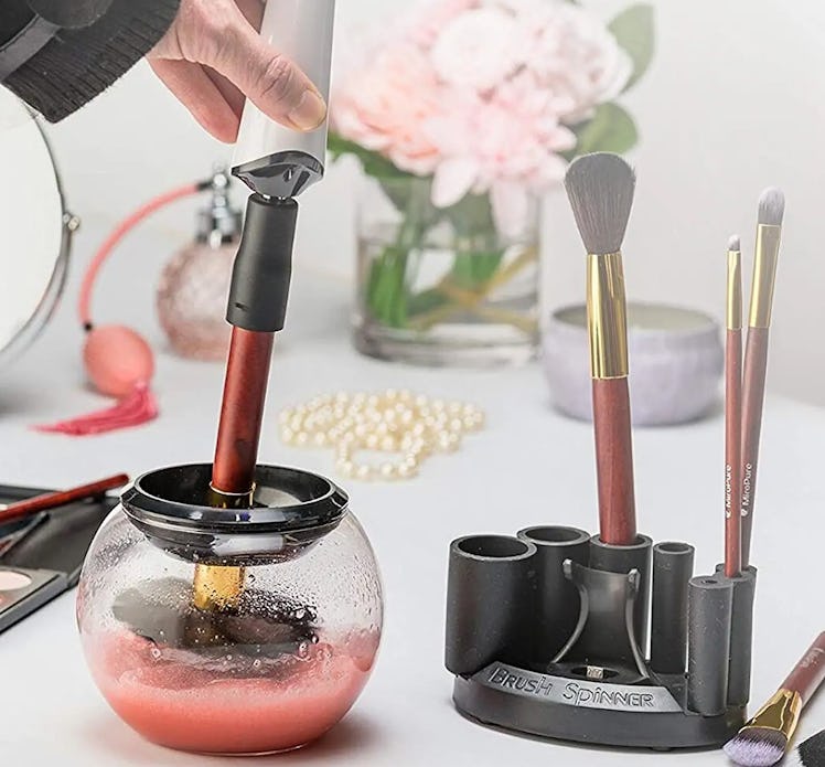 Luxe Makeup Brush Cleaner