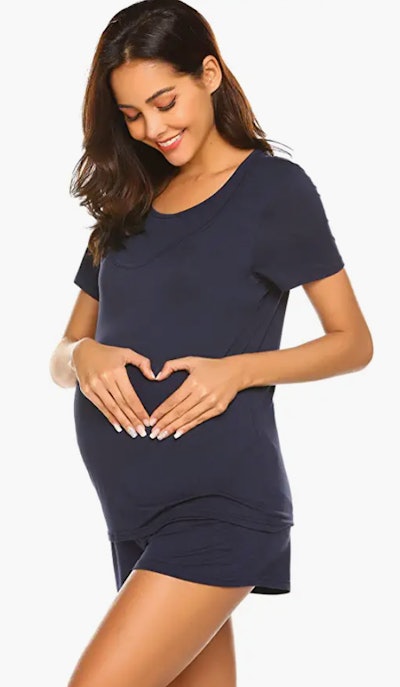 The Ekouaer Maternity Pajamas Set is one of the best petite maternity pajama sets on Amazon.