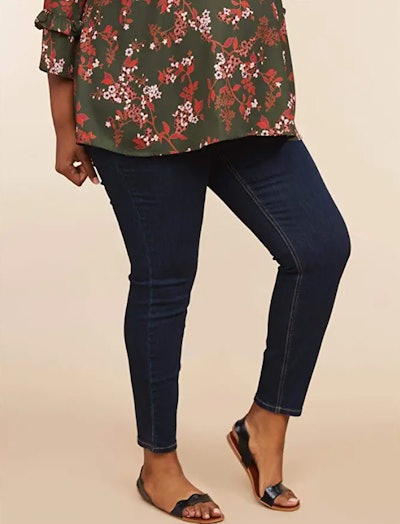 These Motherhood Maternity stretch jeans are some of the best petite plus size maternity clothes on ...
