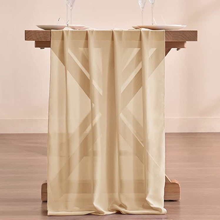 Socomi Chiffon Table Runner