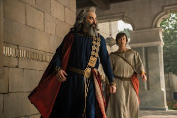 Trystan Gravelle as Pharazôn and Leon Wadham as Kemen in The Lord of the Rings: The Rings of Power E...
