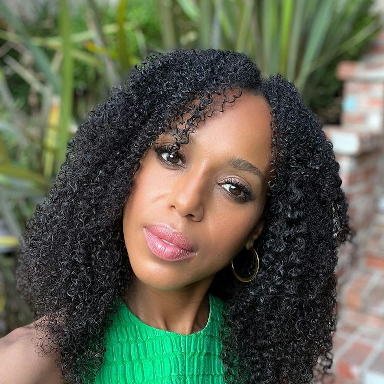 Kerry Washington’s Chrome Nails Feature This Romantic Detail