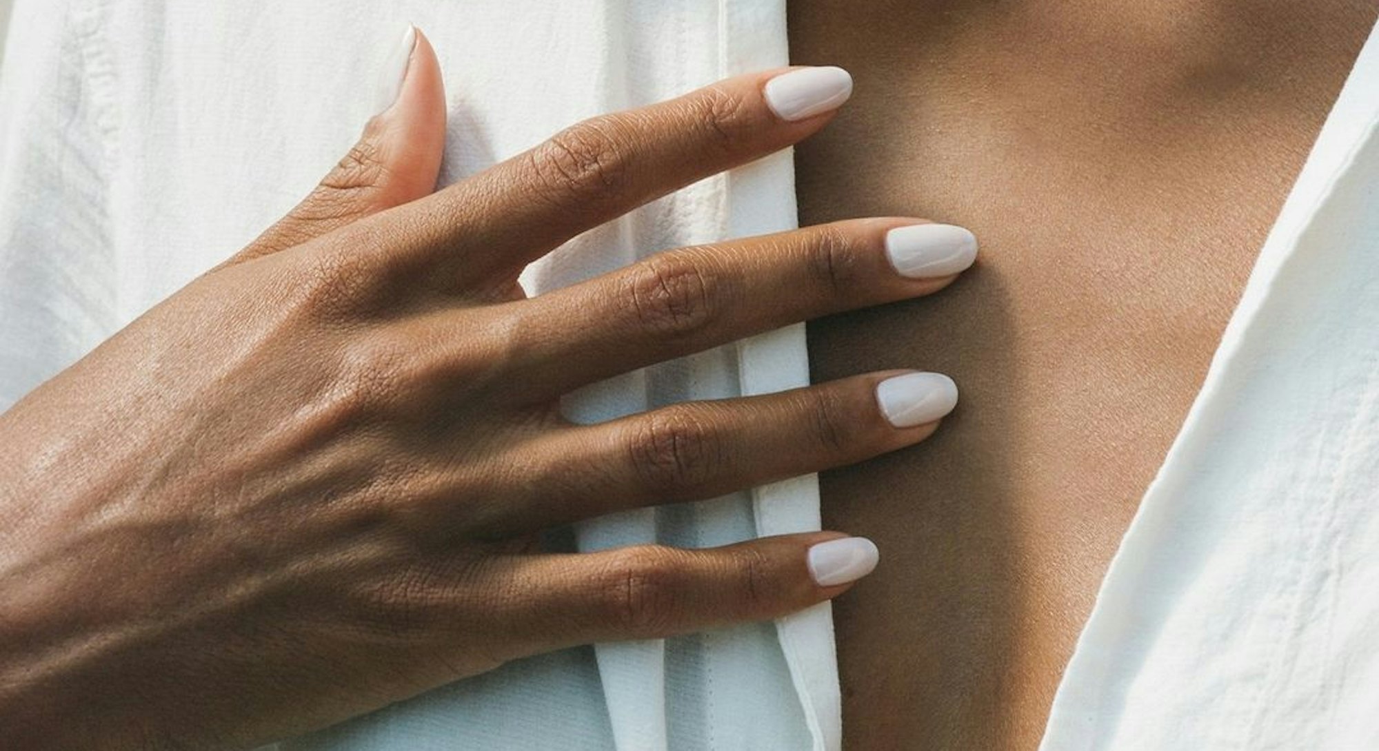 Libra season 2022 is here. Check out these heavenly, minimalistic nail art design ideas for manicure...
