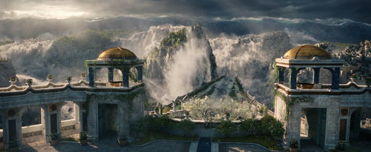 A great wave destroys the island kingdom of Númenor in one memorable scene from The Lord of the Ring...