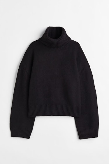 How To Wear An Oversized Sweater Like A Street Style Pro