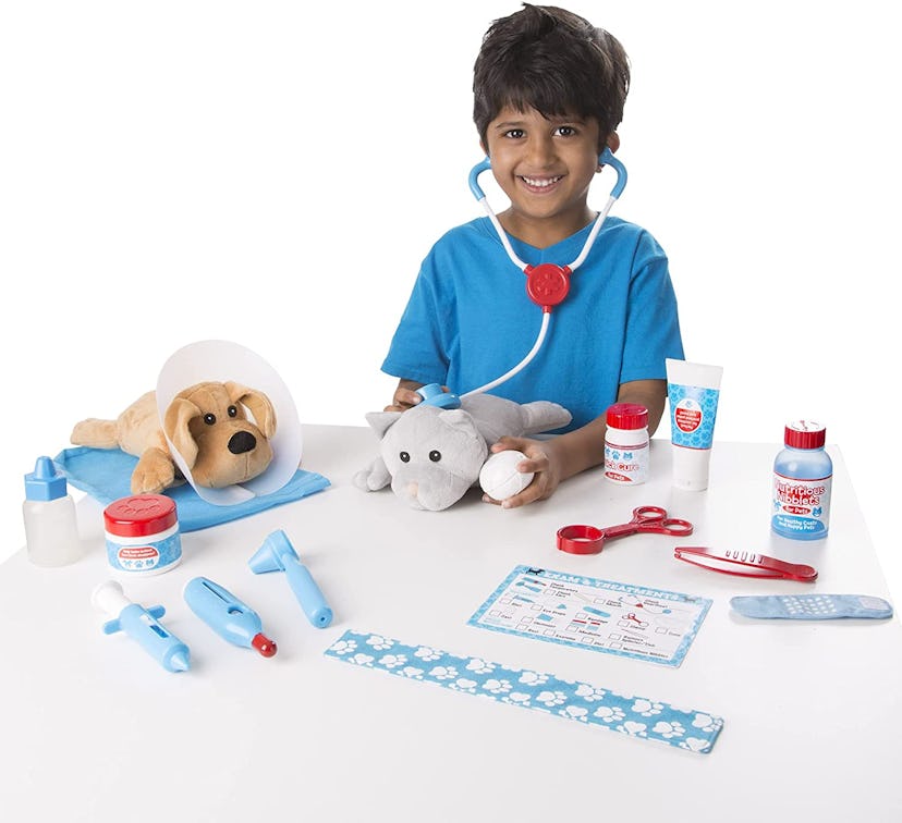 Melissa & Doug Examine and Treat Pet Vet Play Set