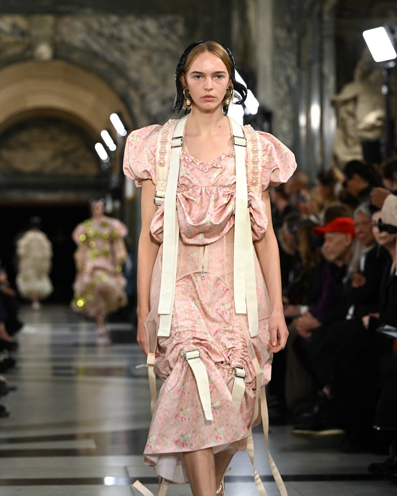 Simone Rocha’s Spring/Summer 2023 Collection Unveiled Her Menswear Designs