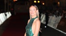 Olivia Wilde has a wardrobe malfunction on the red carpet of the "Don't Worry Darling/ No Te Preocup...