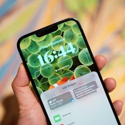 How to add a widget to your iPhone’s lock screen in iOS 16