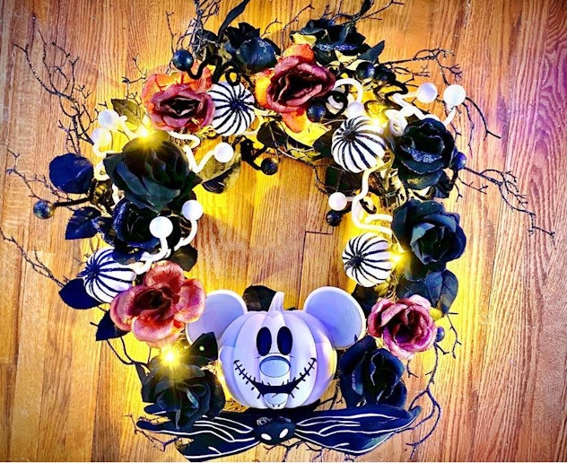 mickey mouse halloween wreath