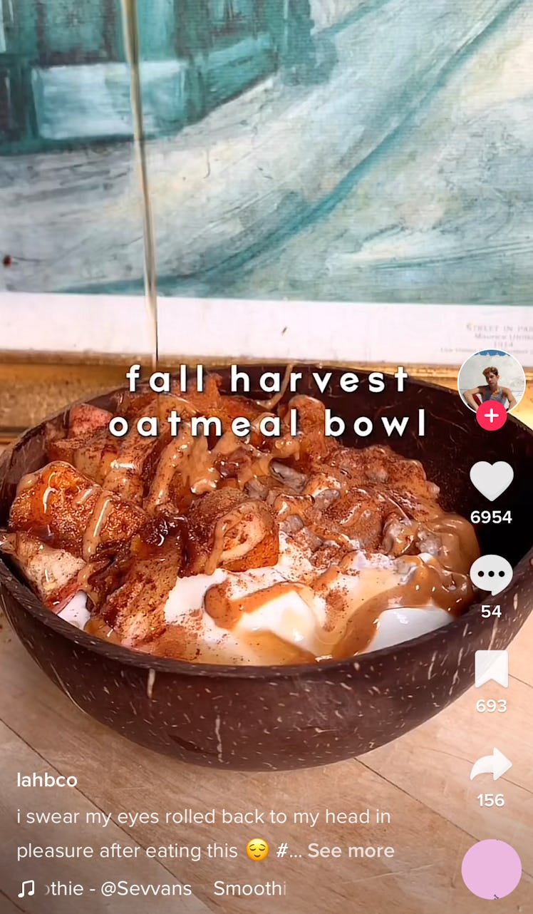 This harvest oatmeal bowl is a delicious Fall Solstice 2022 recipe on TikTok for enjoying the autumn...