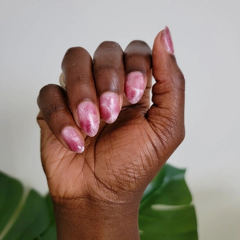 Your guide to the velvet nail trend.