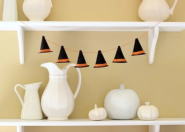 witch hat garland Halloween craft