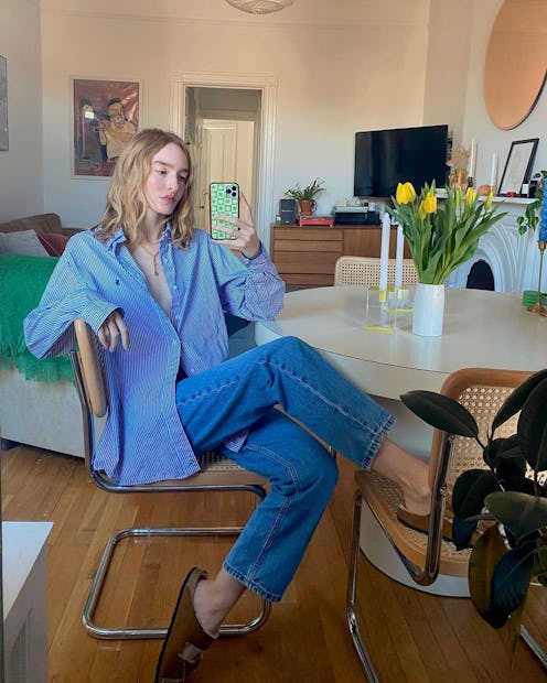 hannah baxter oversized button down shirt outfit