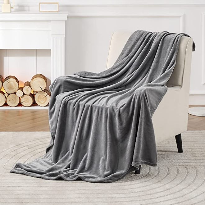 Bedsure Fleece Throw Blanket