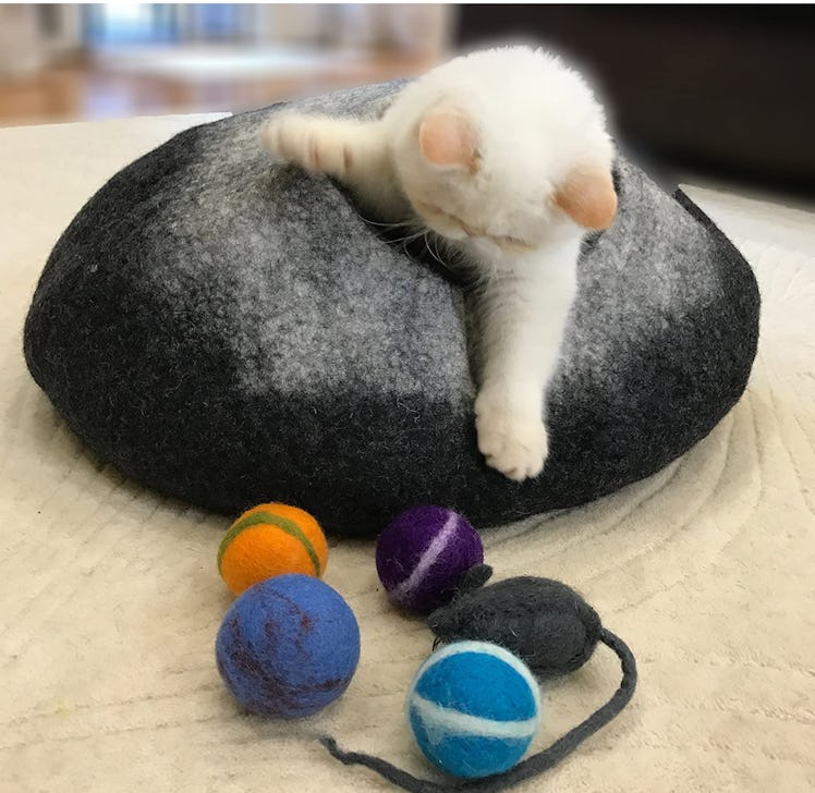 iPrimio Wool Cat Cave 