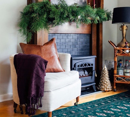 Holiday Decor Tips For Small Living Rooms, Straight From An Expert