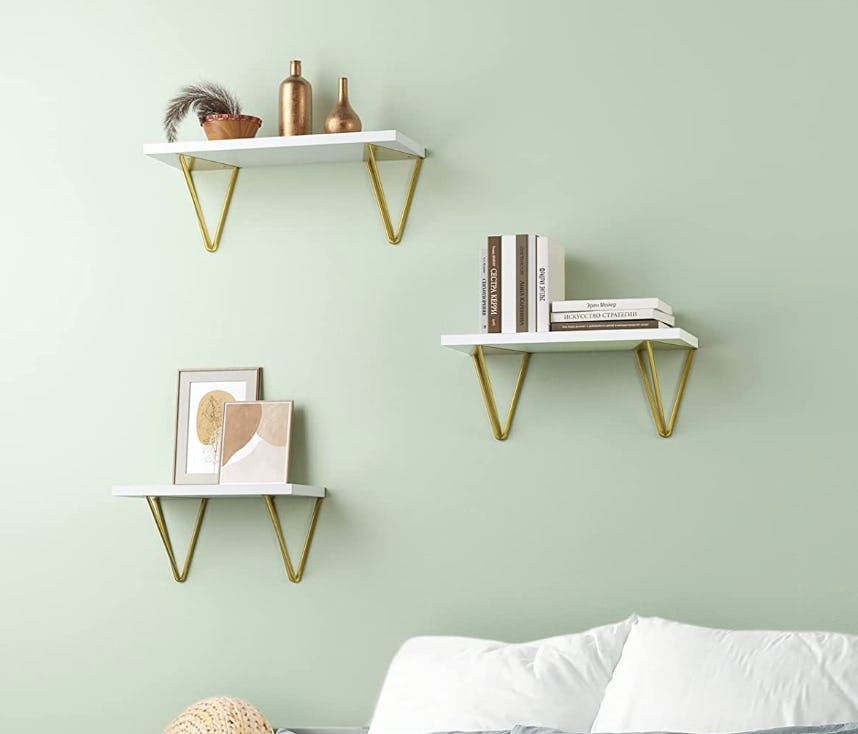 AMADA HOMEFURNISHING Floating Shelves (Set of 3)