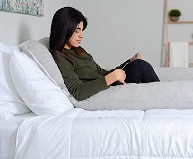 Made of adjustable memory foam with a flexible U-shaped design, this Milliard option is one of the b…