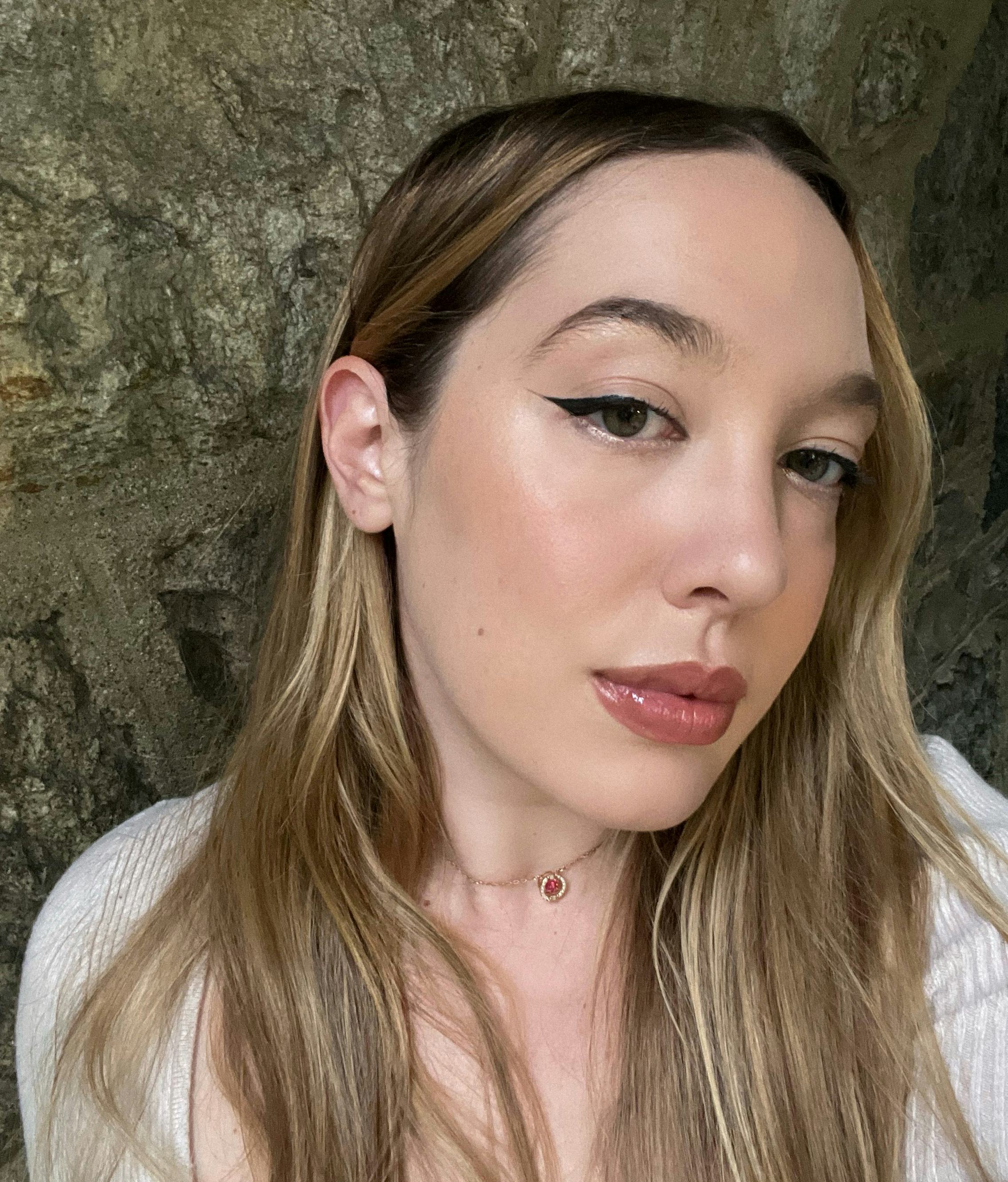 Olivia Rose Ferreiro used Valentino&rsquo;s Twin Liner Gel &amp; Liquid Eyeliner to create a sharp cat eye mak&hellip;