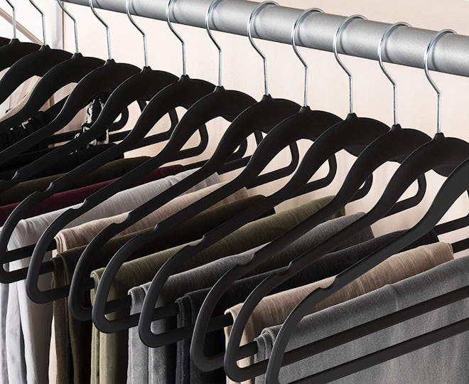 Zober Rubber Coated Plastic Hangers (25-Pack)