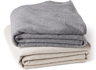 Merino wool and cashmere blend blanket makes for the best cashmere blankets.