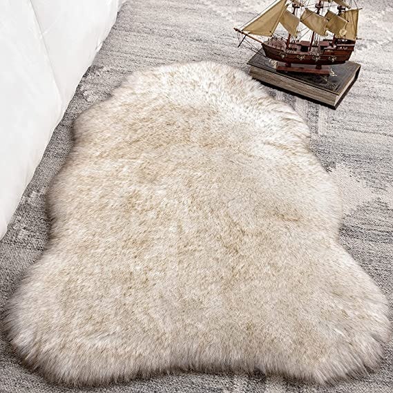 Phantoscope Ultra Soft Faux Fur Rug