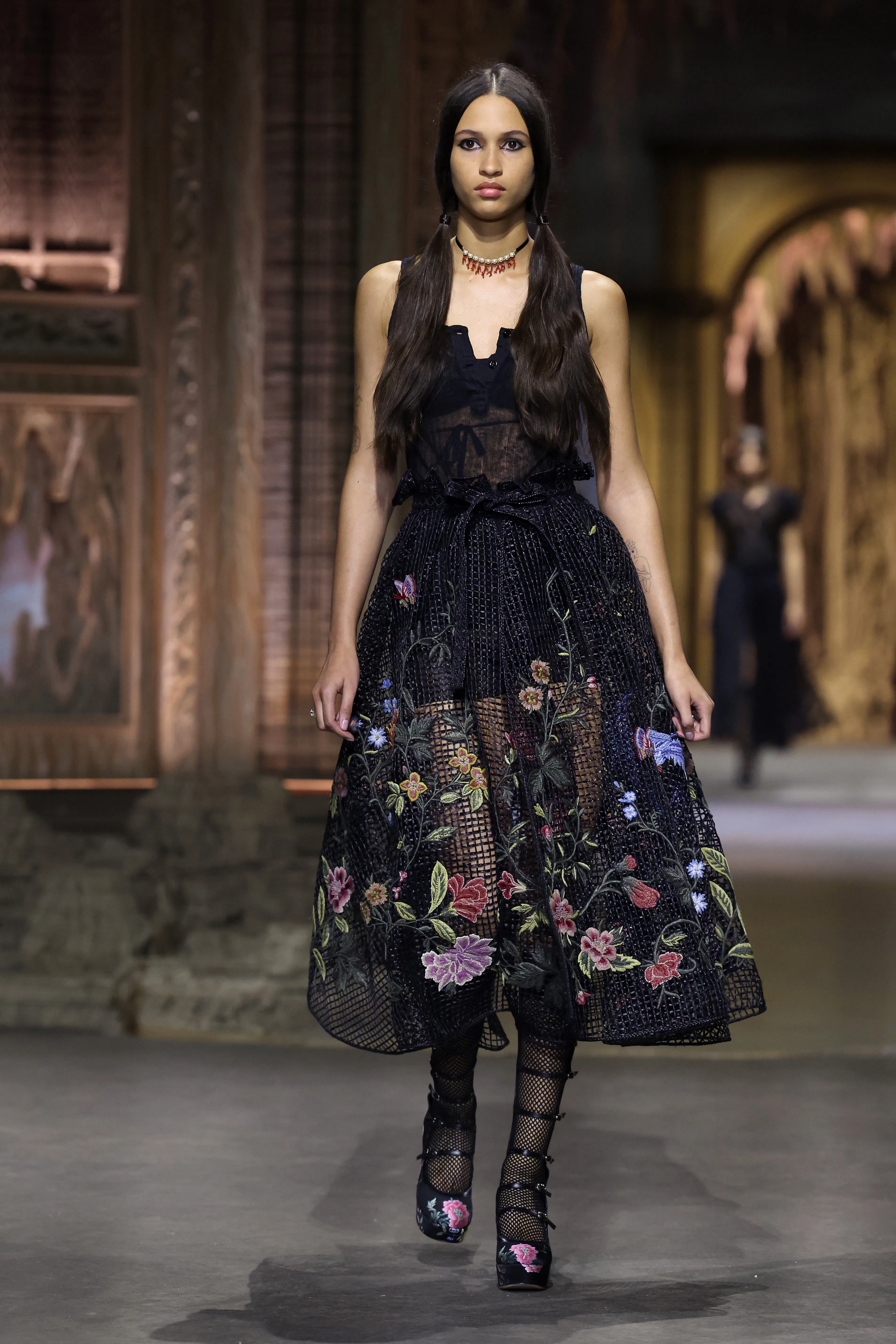 Dior’s Spring/Summer 2023 Collection Brings 16th Century Style Into The ...