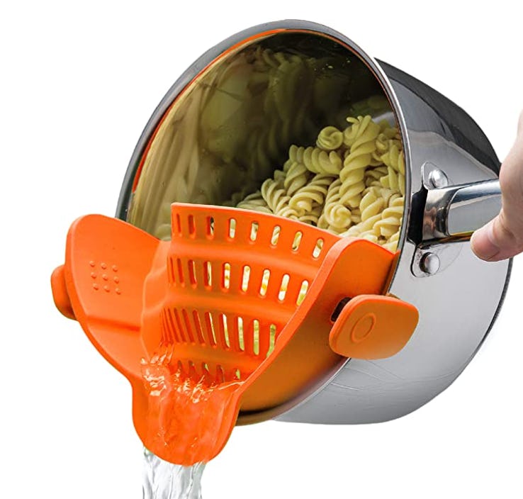 Kitchen Gizmo Snap N Strain Pot Strainer and Pasta Strainer