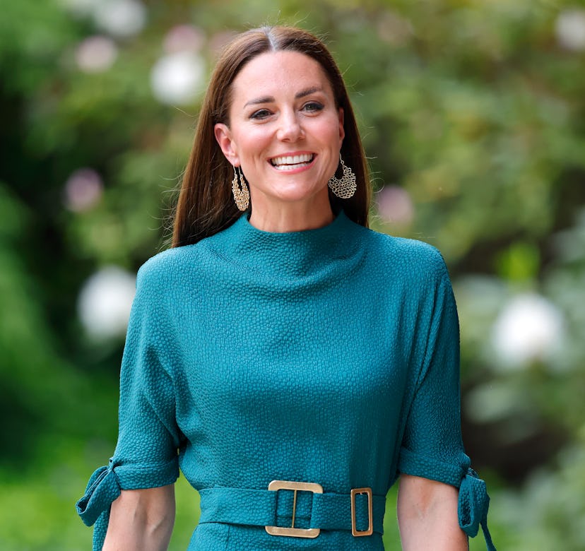 Kate Middleton wears a teal dress