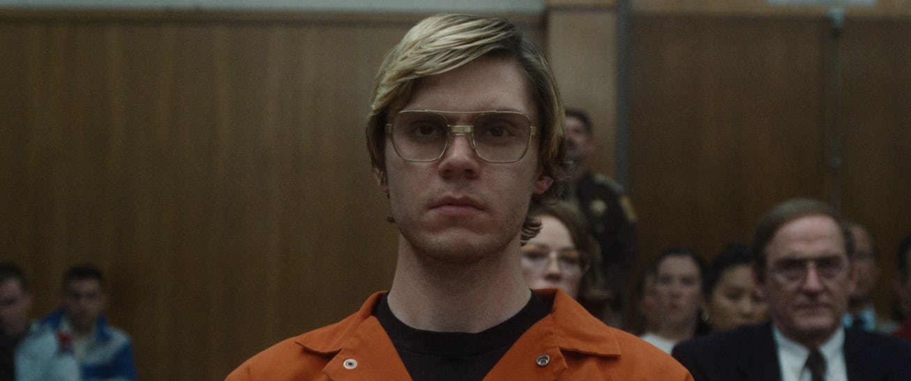 Dahmer. Monster: The Jeffrey Dahmer Story. (L to R) Evan Peters as Jeffrey Dahmer, Molly Ringwald as...