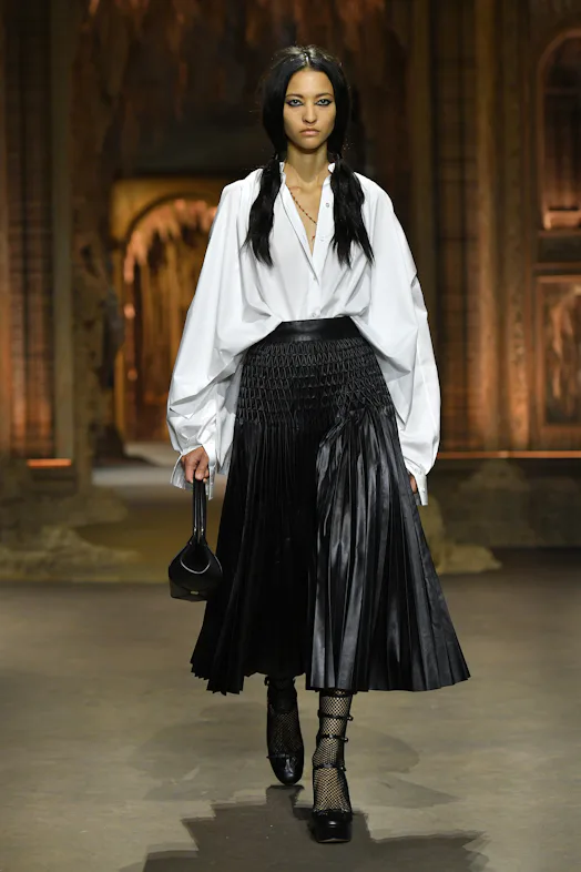 Dior’s Spring/Summer 2023 Collection Brings 16th Century Style Into The ...