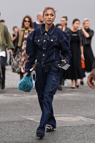 Stylish Milan Fashion Week Spring 2022 Street Style  Jeans street style,  Cool street fashion, Milan fashion week street style