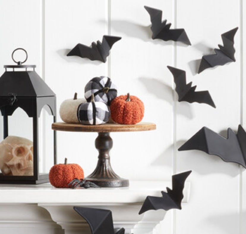Aldi's fall and Halloween 2022 finds include mugs, candles, decor, and more.