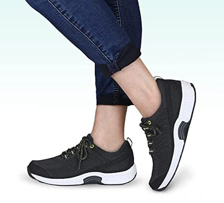 Orthofeet Coral Sneaker