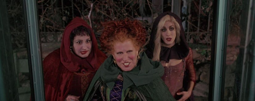 Najimy, Midler, and Parker as the Sanderson sisters in 1993’s Hocus Pocus.